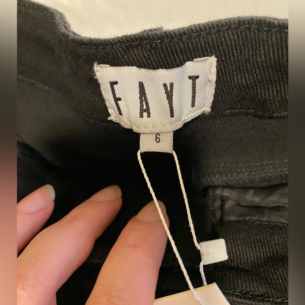 FAYT THE LABEL Walker Denim Jeans in Black / wide leg, high waist, high stretch - Picture 6 of 9